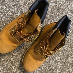 Timberland Women’s 7/Men’s 5.5 Leather Boots—great condition